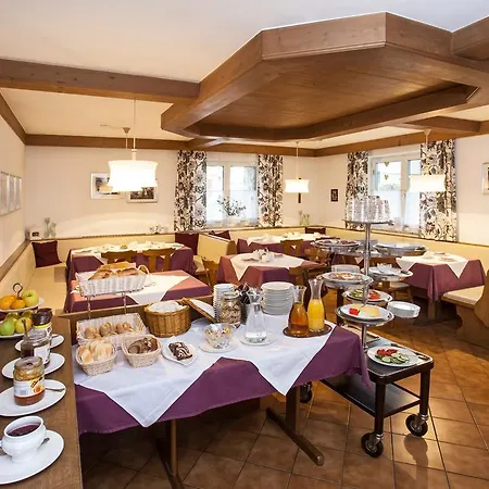 Gaestehaus Sunkler Πανσιόν 2*